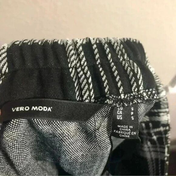 Vero Moda NWT Plaid Fidela Short Skirt Women's size small - Picture 5 of 8